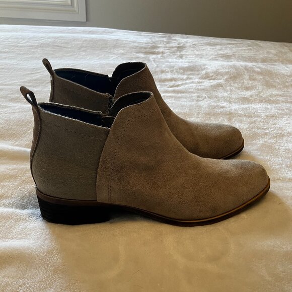 TOMS Taupe Suede Ankle Boots – Size 9M (Women) - Picture 2 of 6